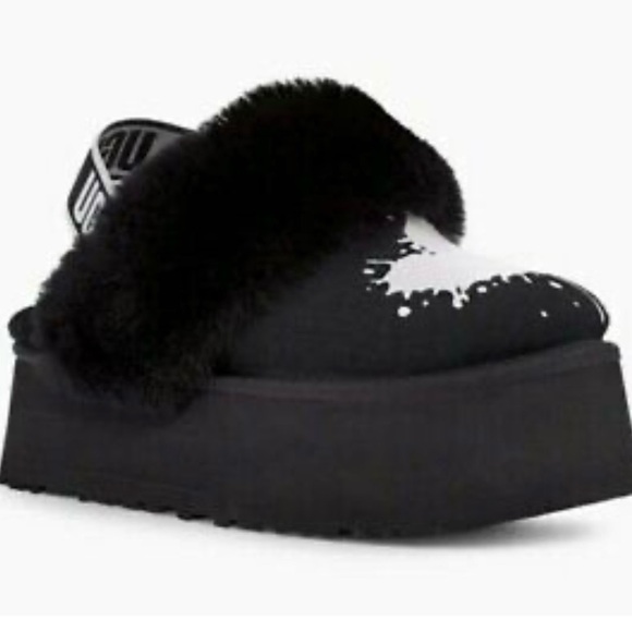 UGG Shoes - Ugg platform slippers shoes.  Funkette size 11 Hearts